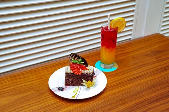 Celebrating Six Decades of Flavours - 新山阿玛瑞酒店